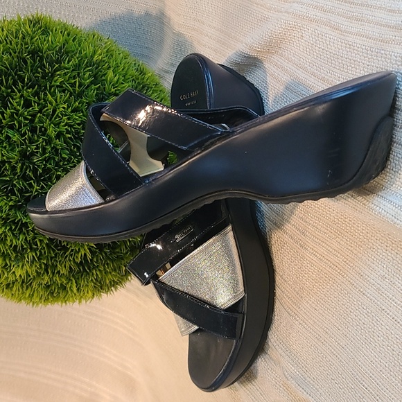 Cole Haan sandal 10 navy blue and silver 2 inch wedge heel EUC - Picture 9 of 9